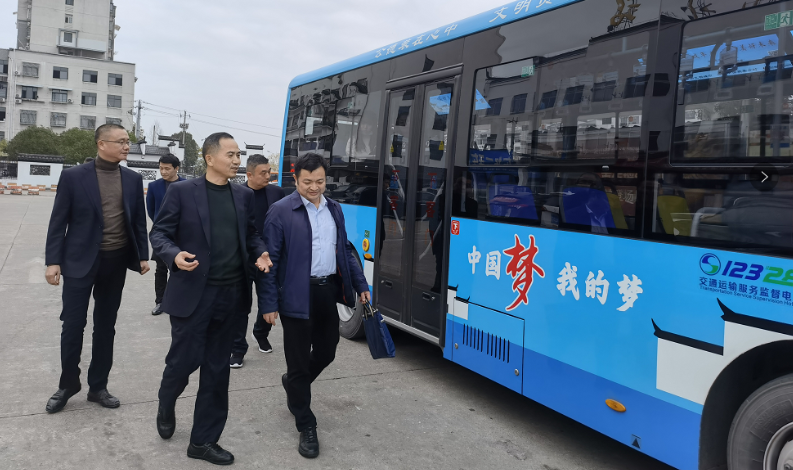 市政公用集團(tuán)黨委委員、副總經(jīng)理郭曉慶一行調(diào)研江西長(zhǎng)運(yùn)部分子公司
