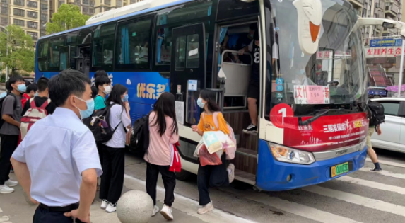 吉安長(zhǎng)運(yùn):永新長(zhǎng)運(yùn)順利完成永新縣中考包車(chē)業(yè)務(wù)