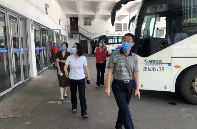 穆孫祥督導都市城際公交青山客運分公司 文明創(chuàng)建、疫情防控及安全生產(chǎn)工作