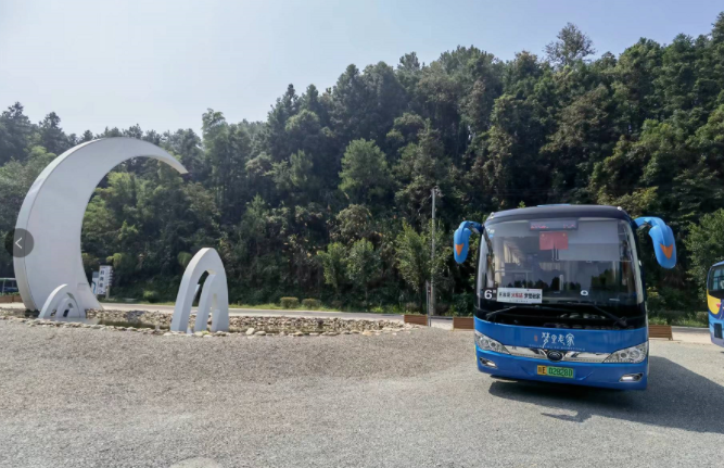 看過(guò)來(lái),婺源公交旅游專線延伸至月亮灣景區(qū)啦!