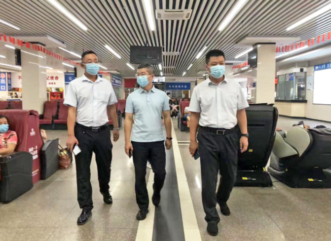 南昌交通集團(tuán)綜治安全組督導(dǎo)都市城際公交、長運(yùn)物業(yè)文明創(chuàng)建等工作